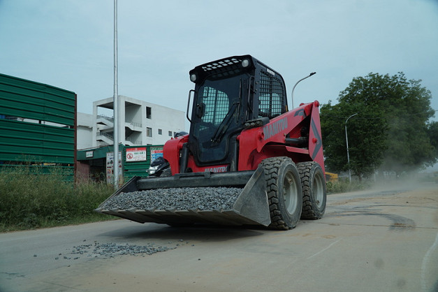 Manitou 1640R Compact Skid Loader