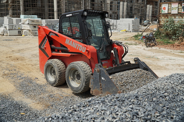 Manitou 1640R Compact Skid Loader